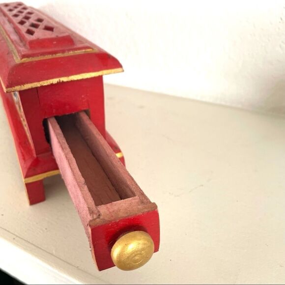 Red carved wooden incense burner - Picture 2 of 16